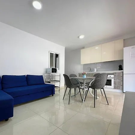 Cristianos Pool And Terrace Appartement