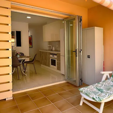 Cristianos Pool And Terrace Apartment *